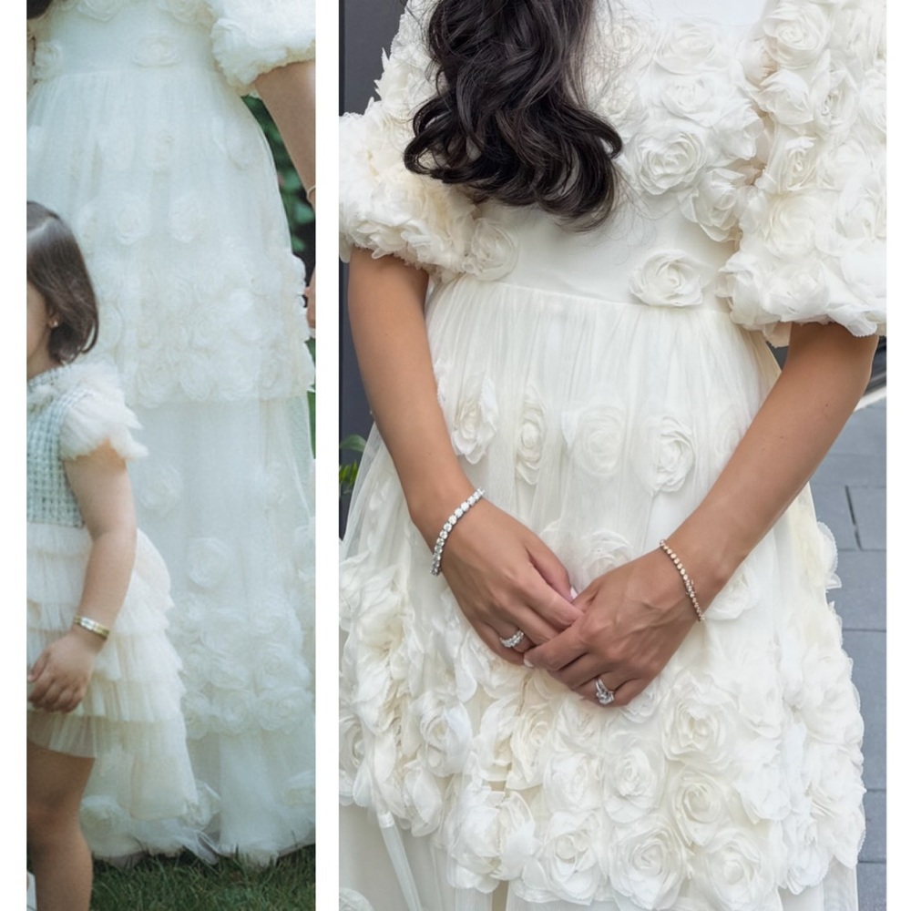 Chic Ivory Rose Wedding Dress